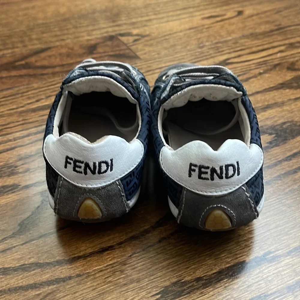 Fendi Kids Sneakers‎ Size 34